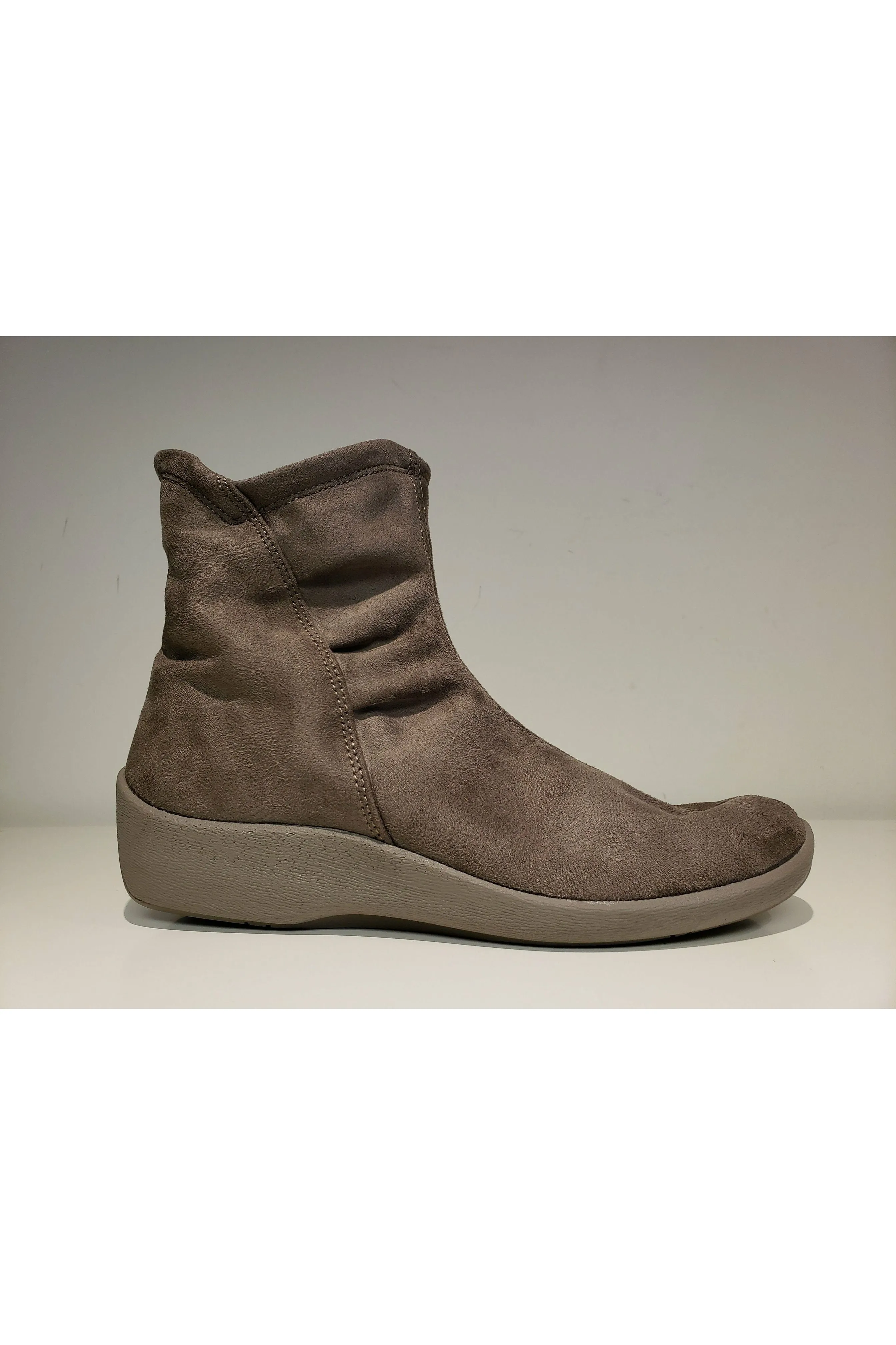 Arcopedico Ankle Boot - Style 4281-L19