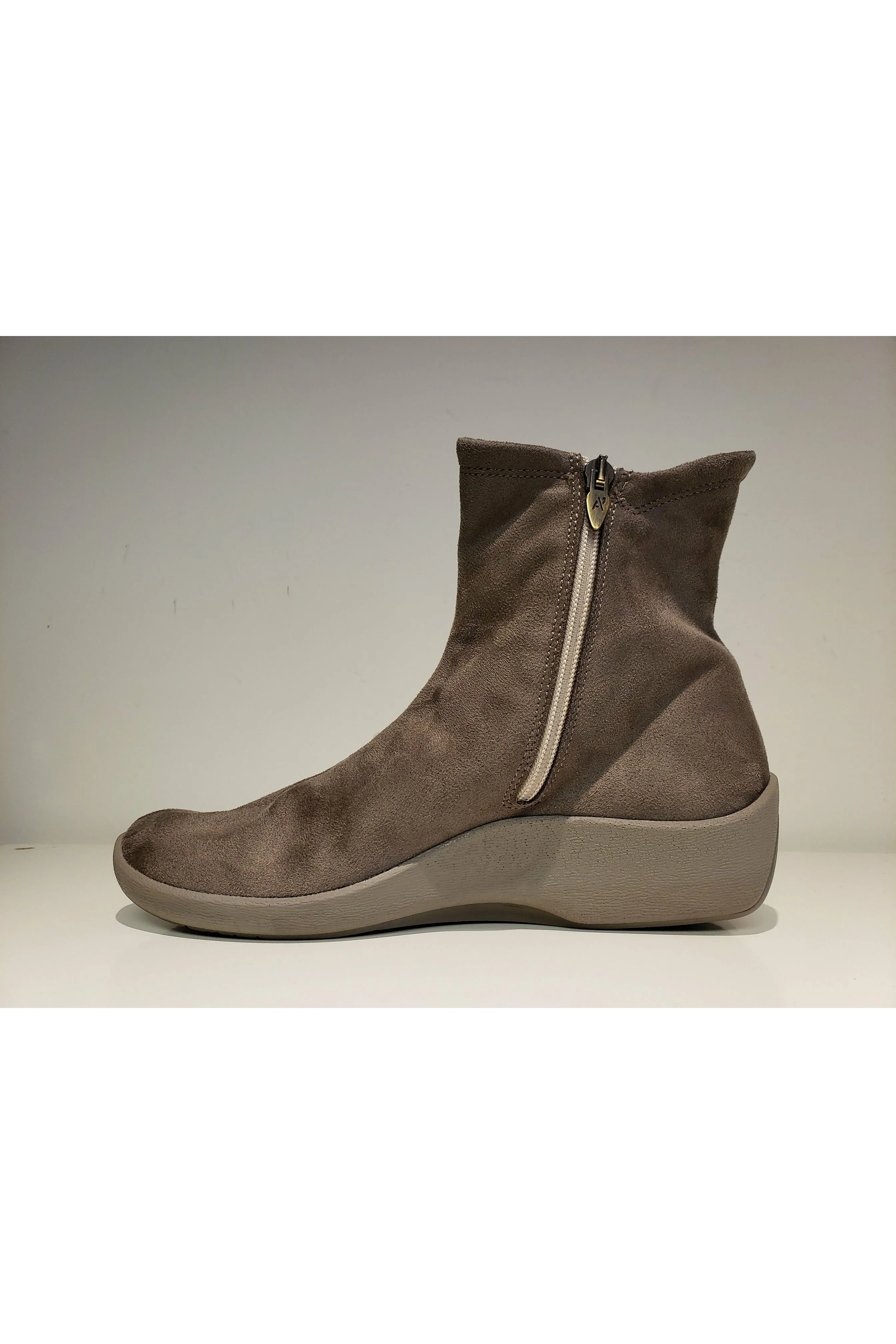 Arcopedico Ankle Boot - Style 4281-L19