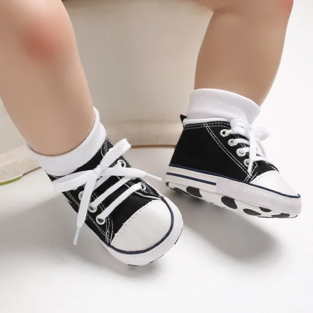 Classic Canvas Baby Sneakers (Unisex. 3 to 12M)