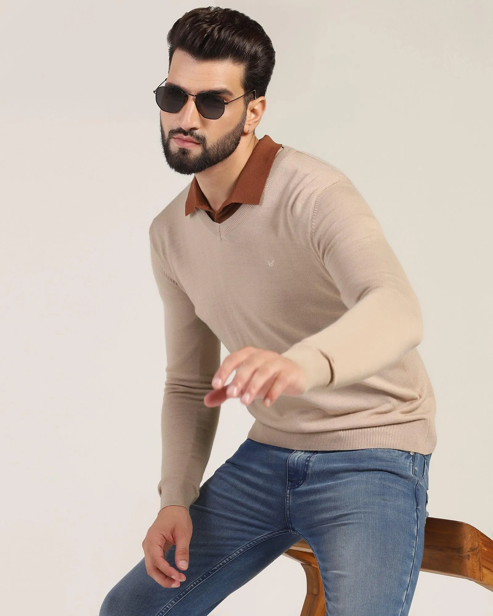 V-Neck Beige Solid Sweater - Ken